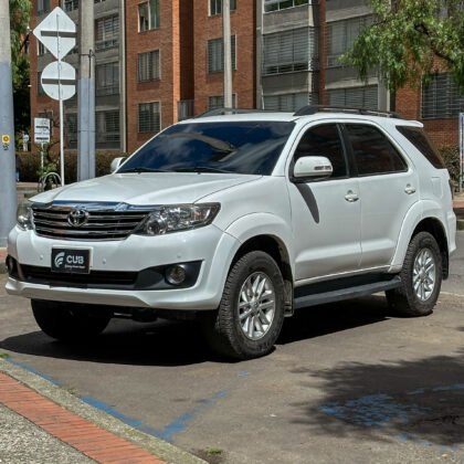 TOYOTA FORTUNER 2.7L AT 2700CC 4X2-2015