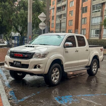 TOYOTA HILUX SRV AT 3000CC TD 4X4 AA 2AB ABS-2014