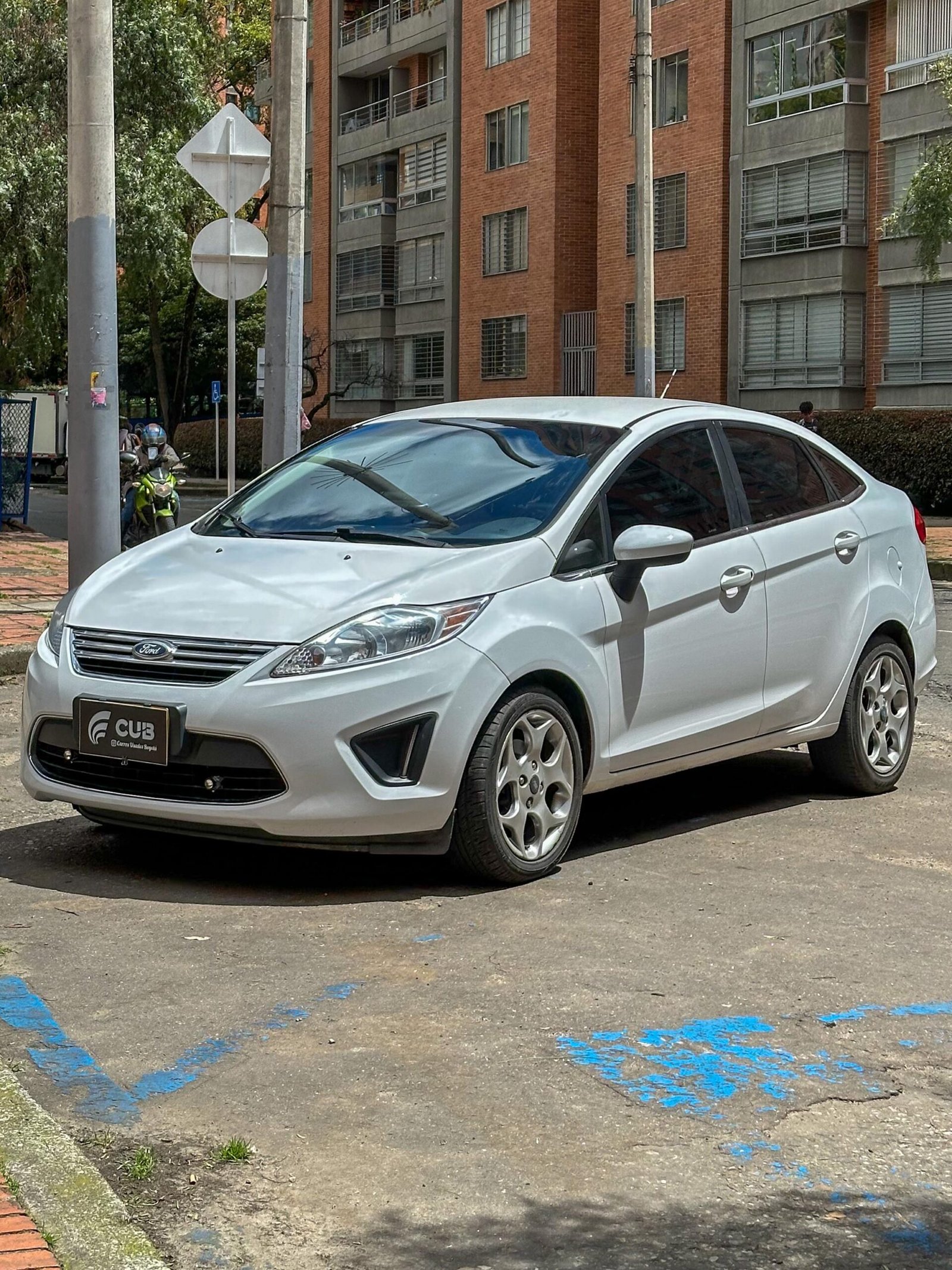 FORD FIESTA SPORTBACK MT 1600CC 4P-2011