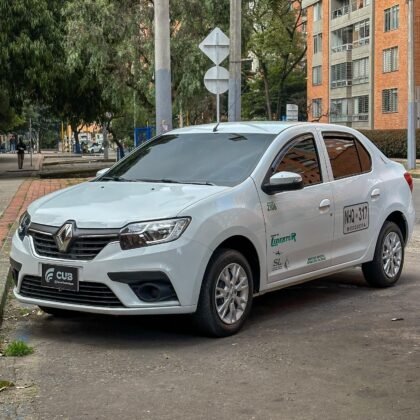 RENAULT LOGAN  LIFE + MT 1600CC 16V AA 4AB ABS-2025