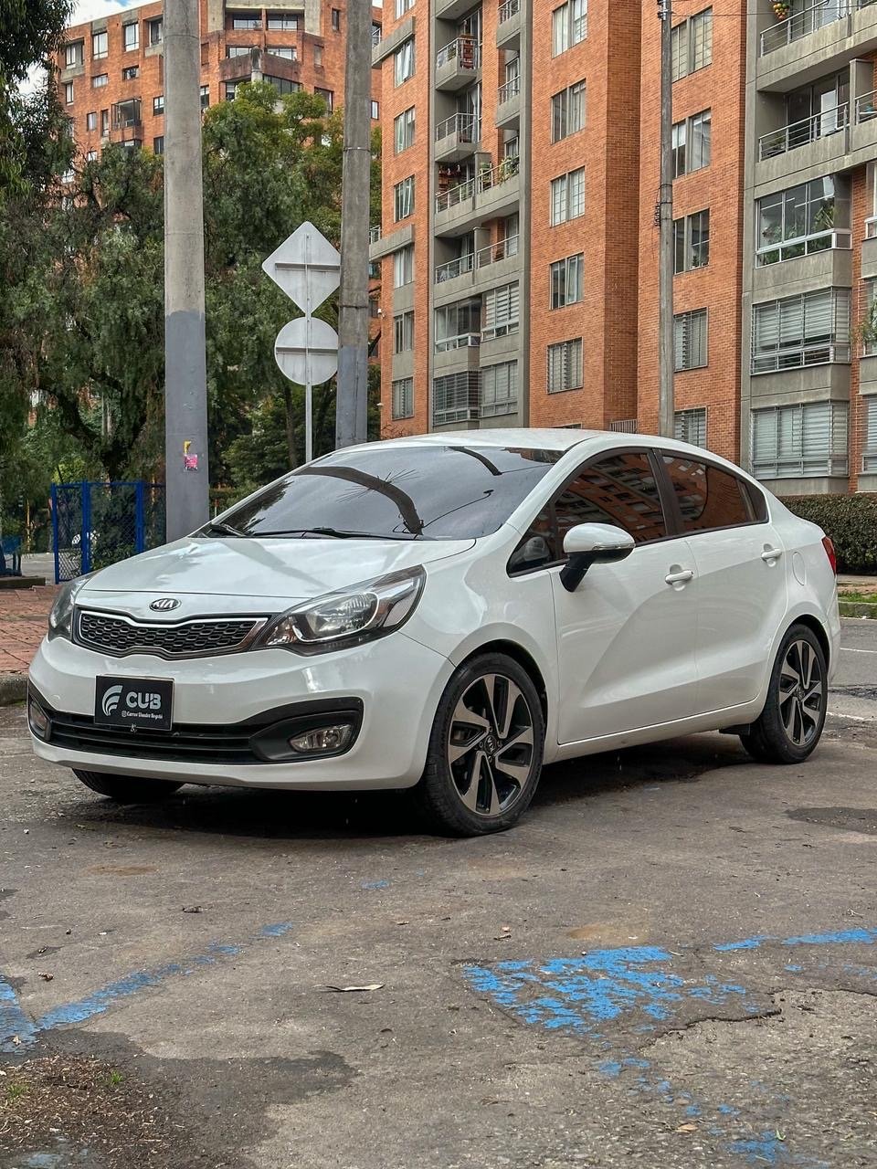 KIA  RIO R 1.25 MT 1200CC 4P AA MOD 2015