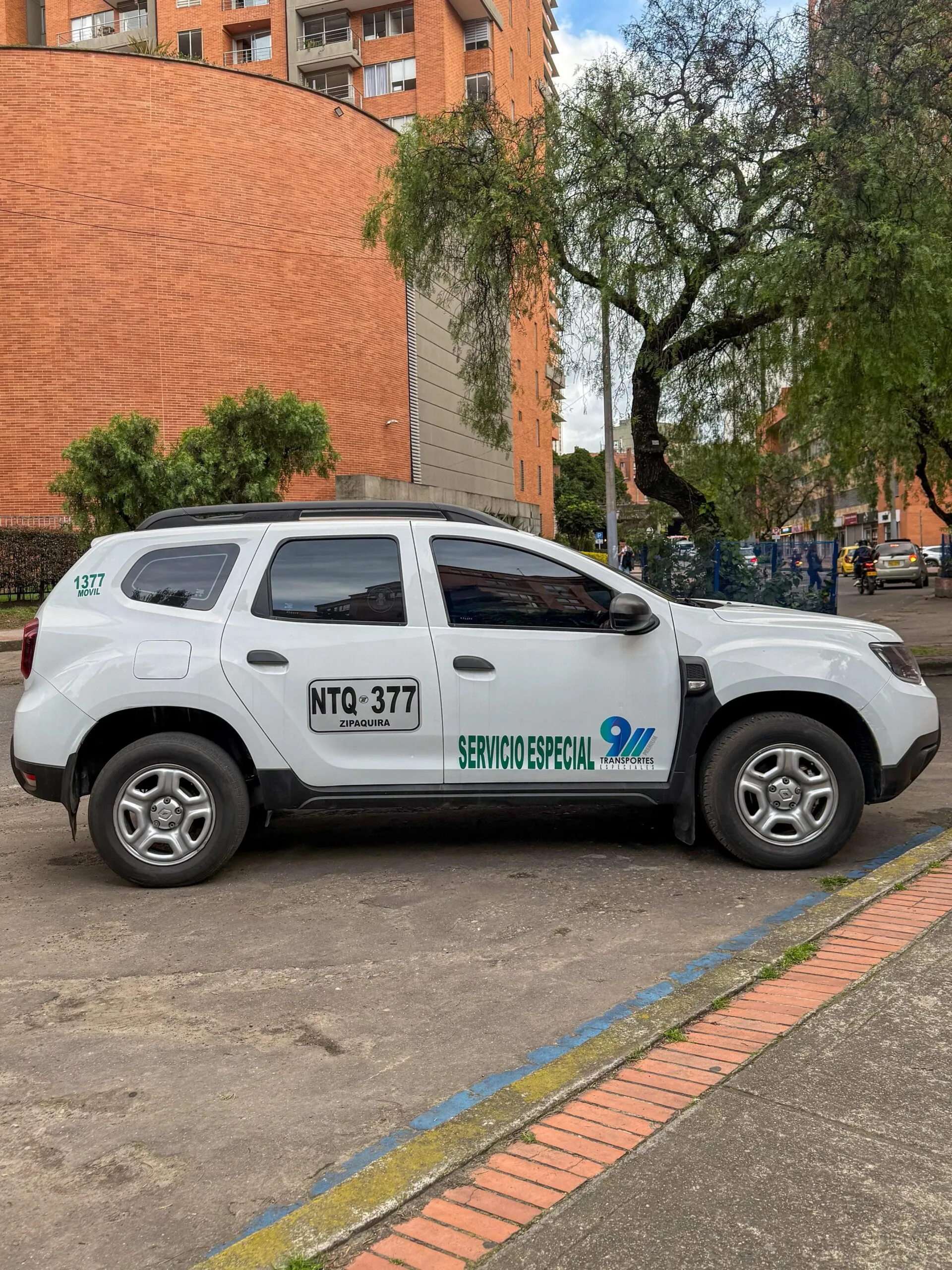 RENAULT DUSTER ZEN MT 1600CC GNV MOD 2025 - Image 5