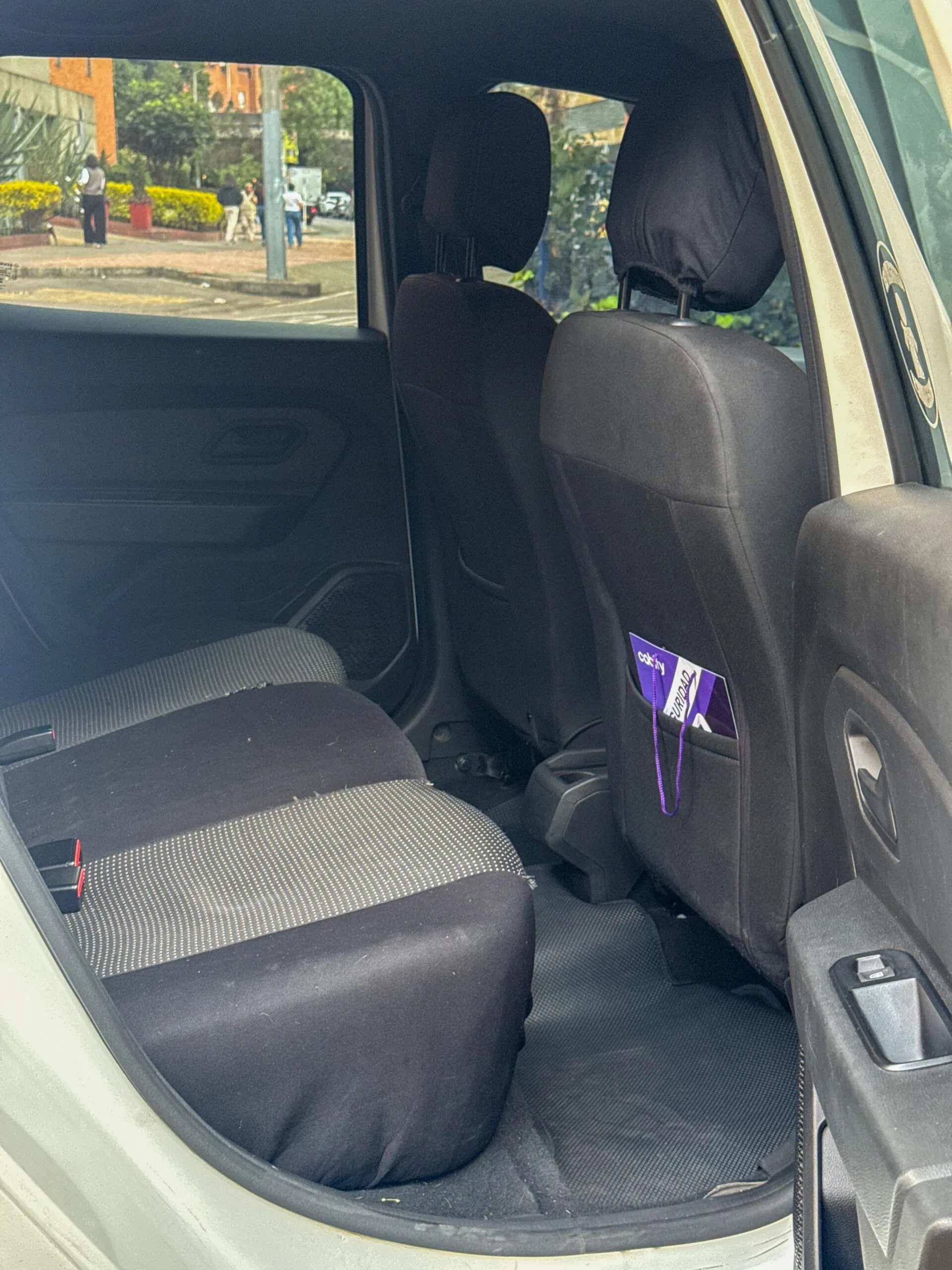 RENAULT DUSTER ZEN MT 1600CC GNV MOD 2025 - Image 10
