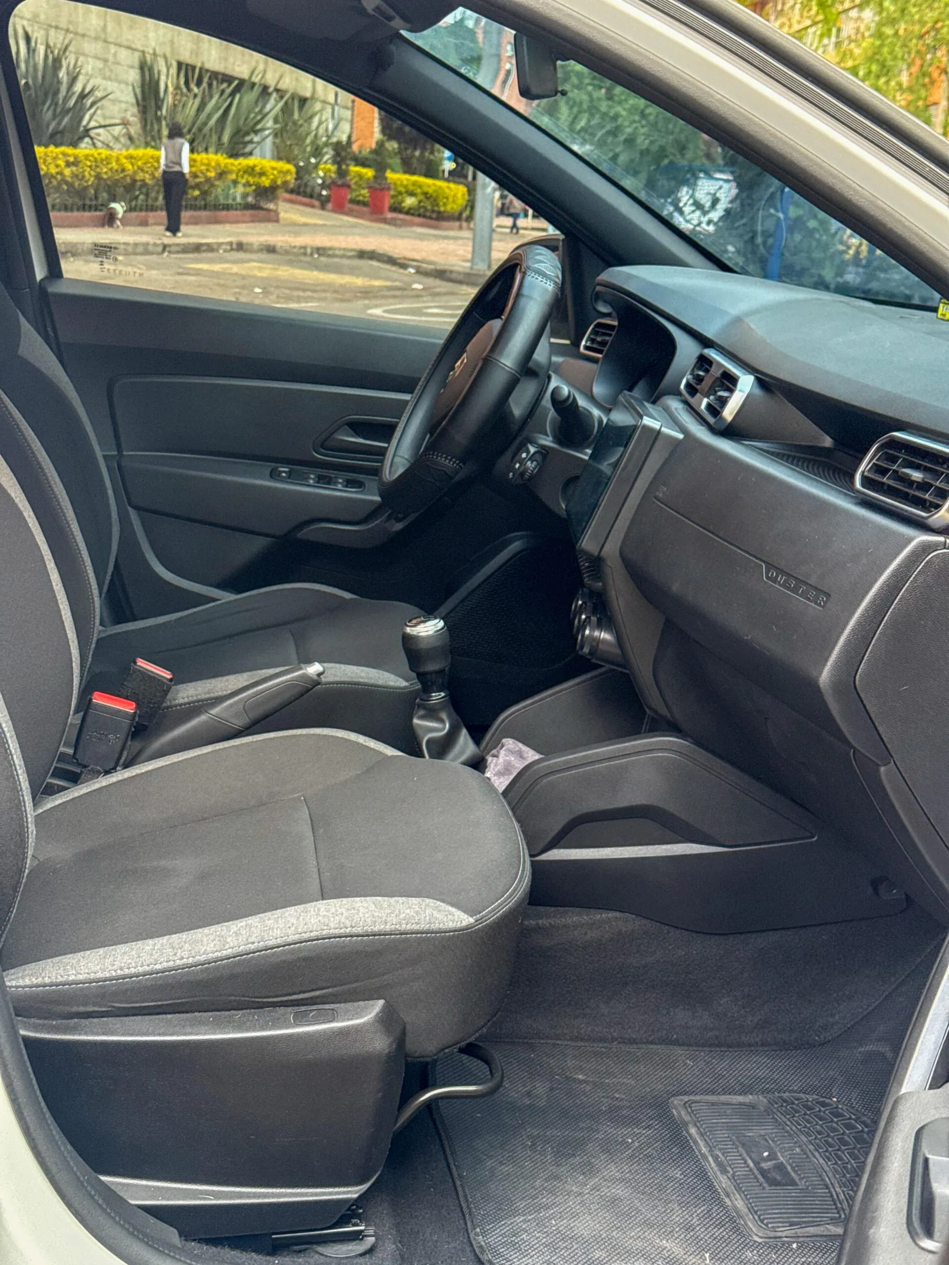 RENAULT DUSTER ZEN MT 1600CC GNV MOD 2025 - Image 14