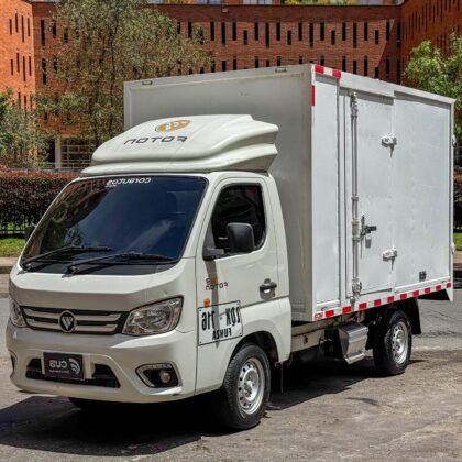 Ideal para distribución, logística, comercio y entregas urbanas, con solo 18.000 km y costos operativos muy inferiores a los de un camión tradicional.