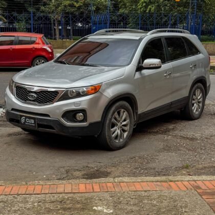 Kia Sorento XM 4x4 Diésel 2013 color plata en venta en Bogotá