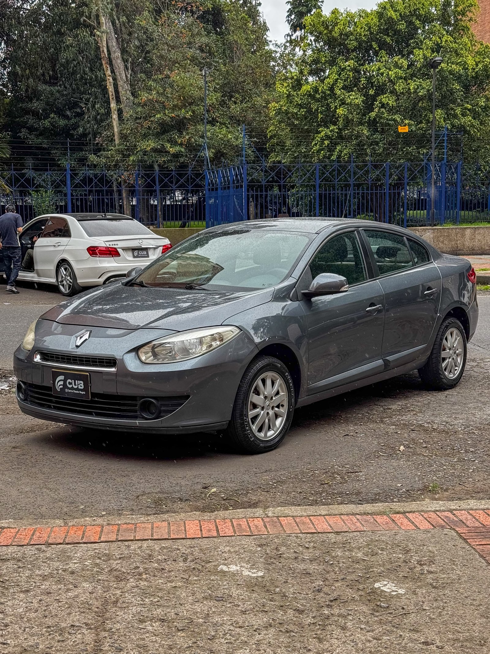 RENAULT FLUENCE CONFORT MT 1.6 2012