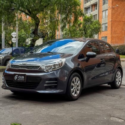 Kia Rio Spice R automático 2017 gris en venta en Bogotá