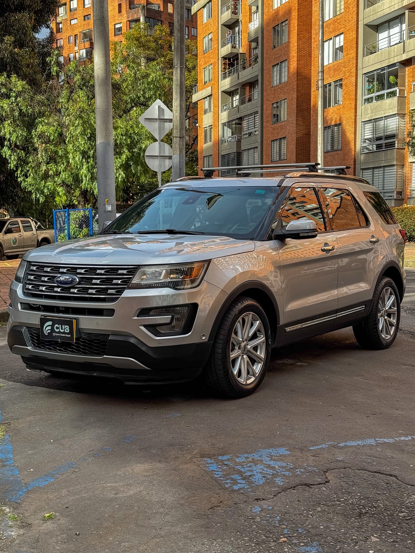 Ford Explorer Limited 2017 4x4 plata puro en venta en Bogotá