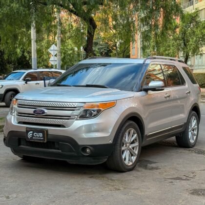 Ford Explorer Limited 2014 4x4 usada en venta en Bogotá color plata puro