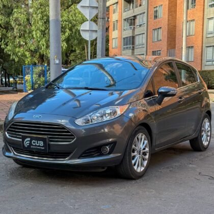 Ford Fiesta Hatchback Titanium 2017 gris magnético en venta en Bogotá