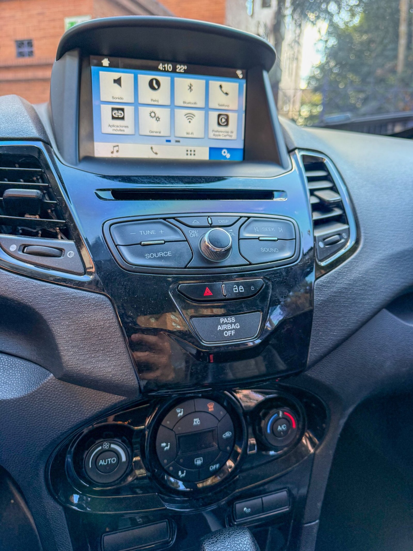 FORD FIESTA HATCHBACK TITANIUM AT 1.6 2017