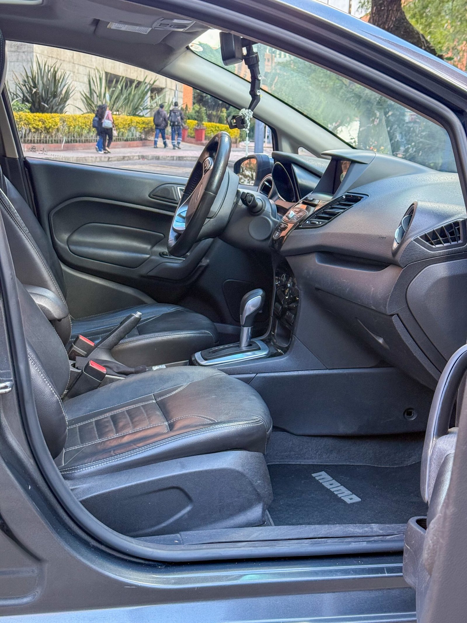 FORD FIESTA HATCHBACK TITANIUM AT 1.6 2017