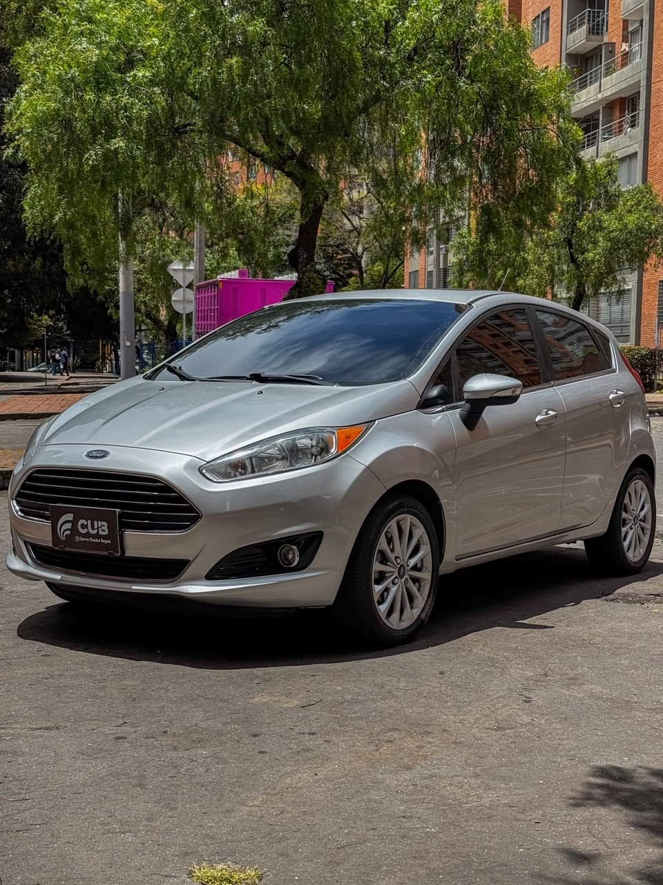 Ford Fiesta Titanium 2017 plata en venta en Bogotá