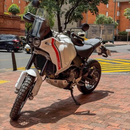 Ducati DesertX 2023 Star White Silk en venta en Bogotá
