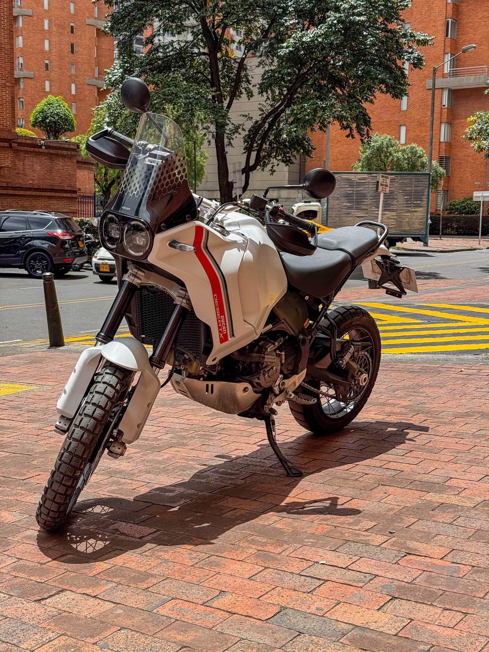 Ducati DesertX 2023 Star White Silk en venta en Bogotá