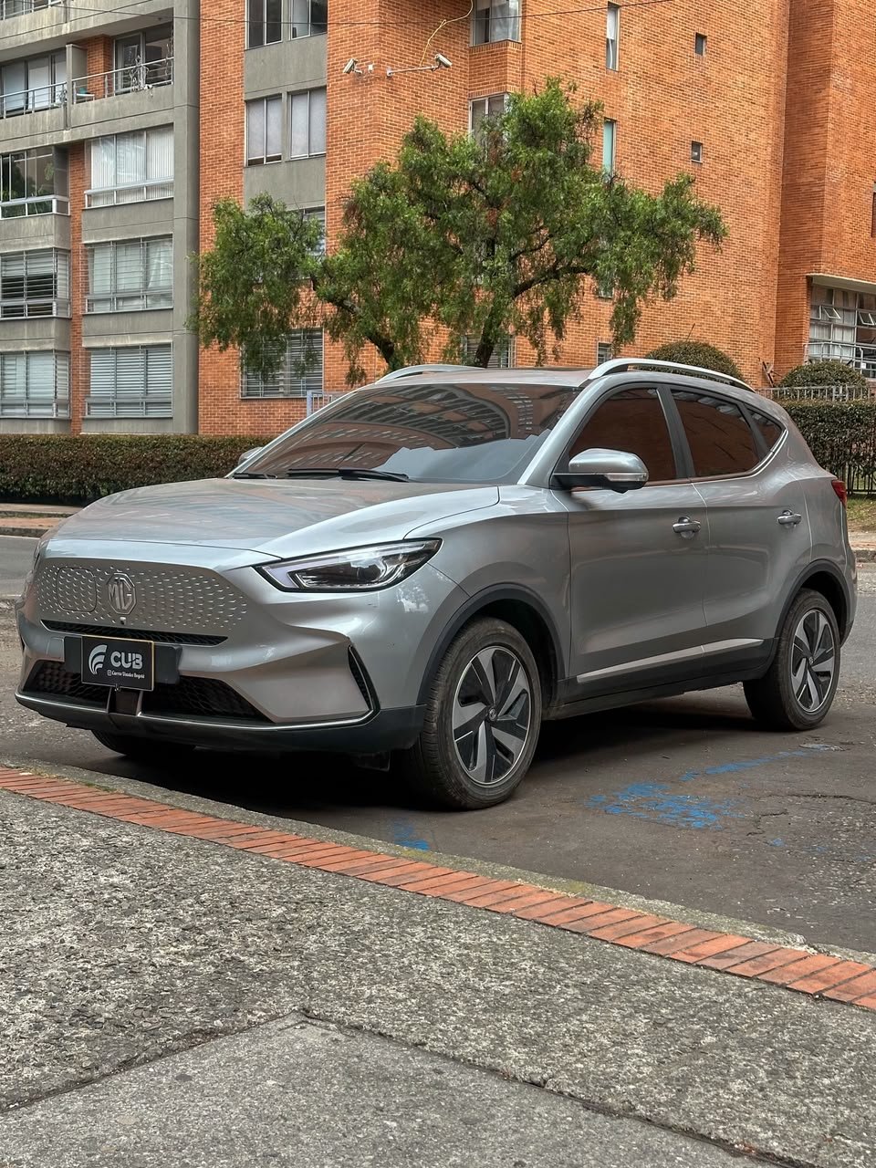 MG ZS EV DELUXE AT 51KWH 2023