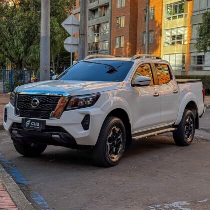 Nissan Frontier LE 2022 color Blanco 4x4 en venta en Bogotá