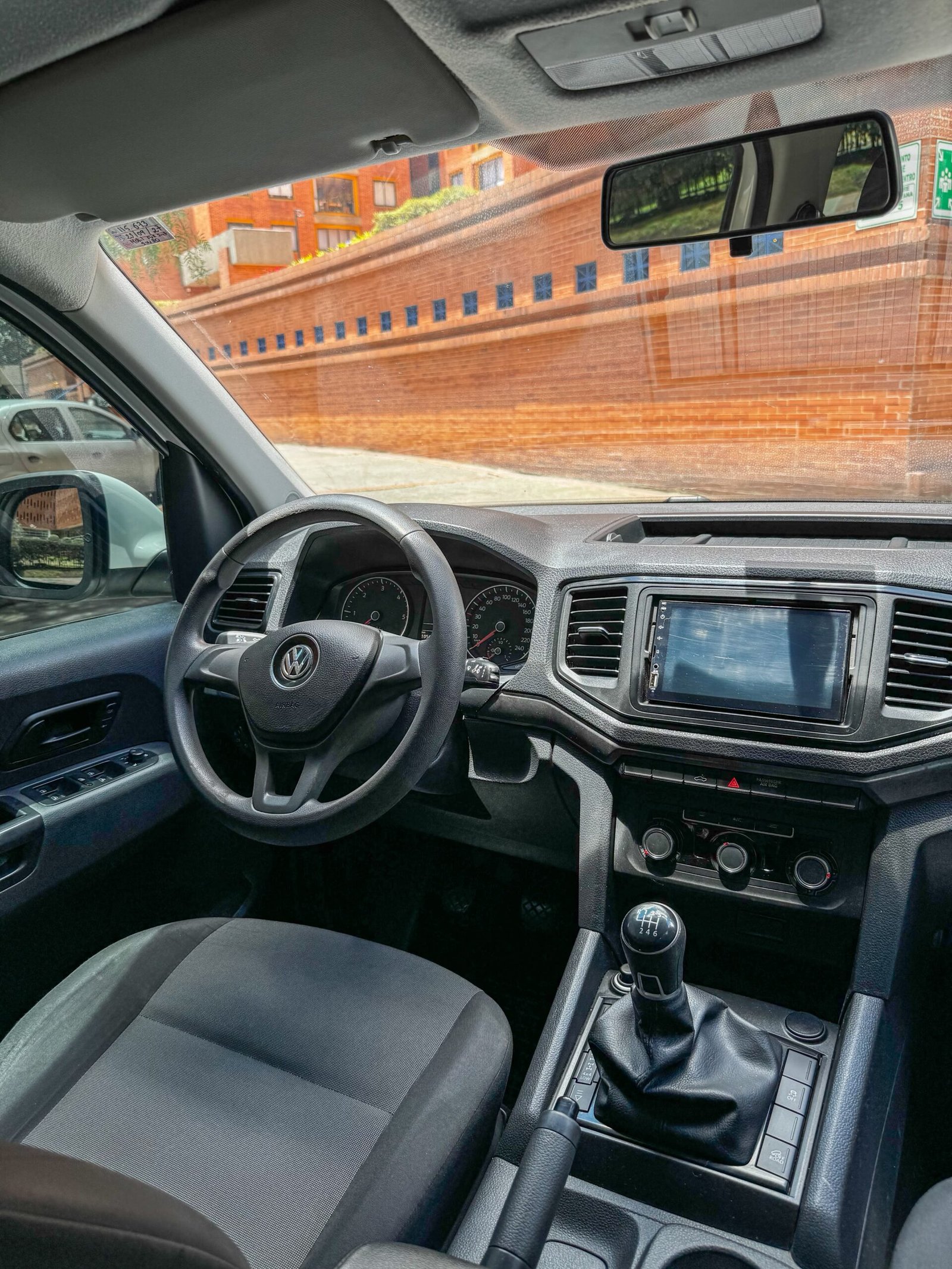 VOLKSWAGEN AMAROK DOBLE CABINA 2.0 DIESEL 4X4 MT 2021