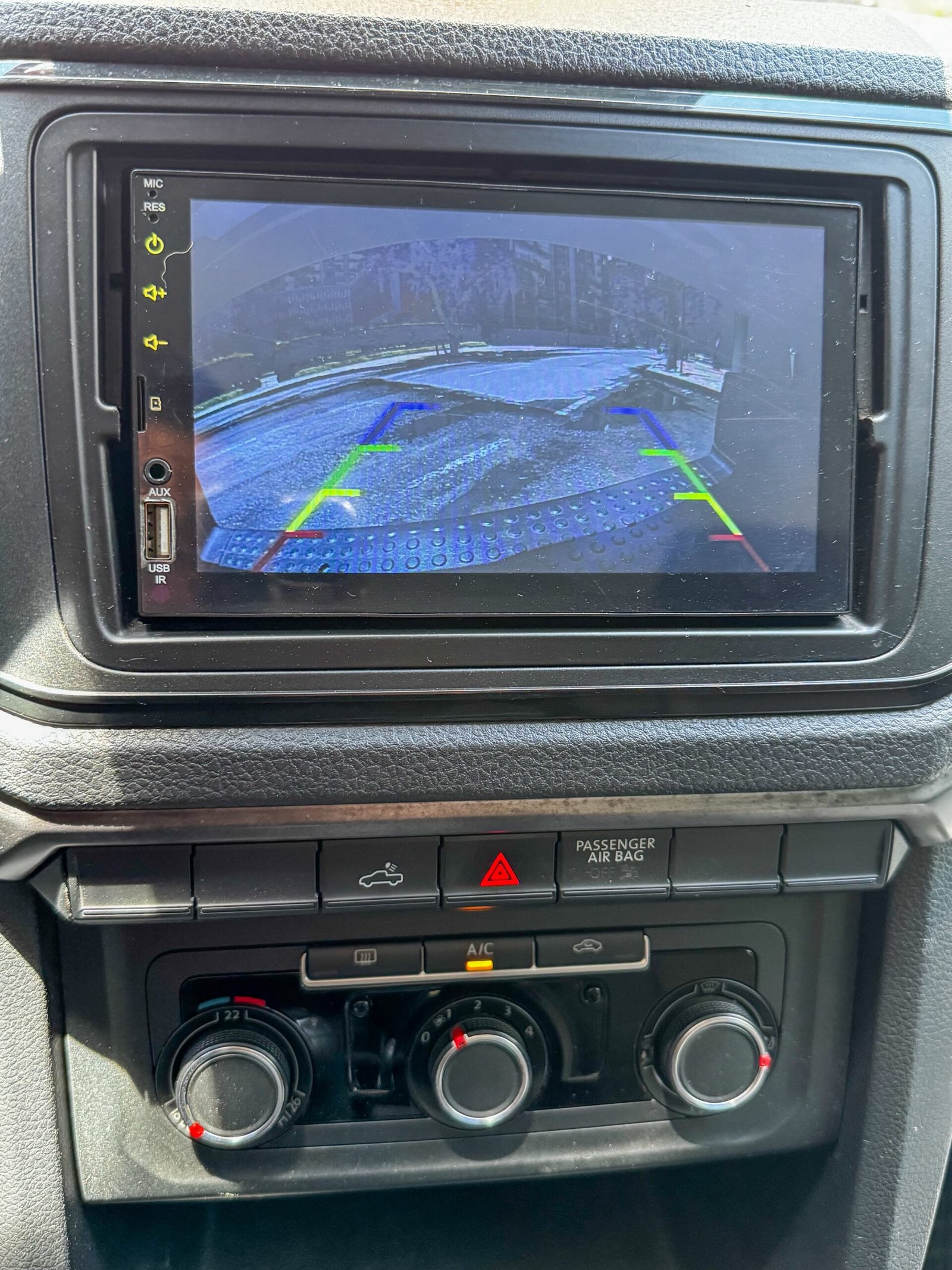 VOLKSWAGEN AMAROK DOBLE CABINA 2.0 DIESEL 4X4 MT 2021