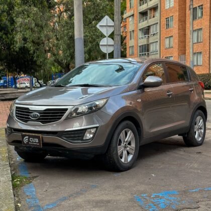 Kia Sportage Revolution MT 2.0 modelo 2013 color gris en venta en Bogotá