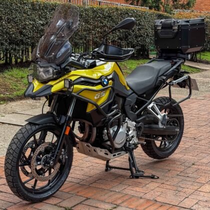 BMW F 750 GS Premium 2019 amarillo metalizado con maletas GIVI en venta en Bogotá